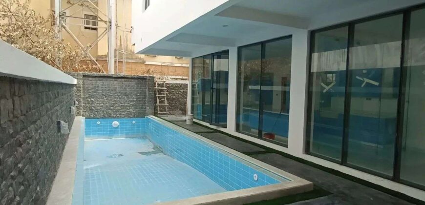 LUXURY 6 BEDROOM DETACHED DUPLEX WITH SWIMMING POOL