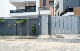 LUXURY 5 BEDROOM DETACHED DUPLEX WITH SWIMMING POOL