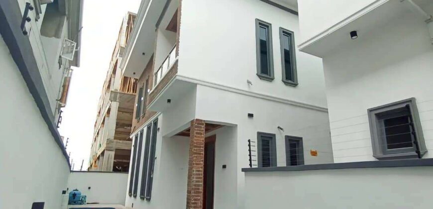SPACIOUS 5 BEDROOM FULLY DETACHED DUPLEX WITH BQ