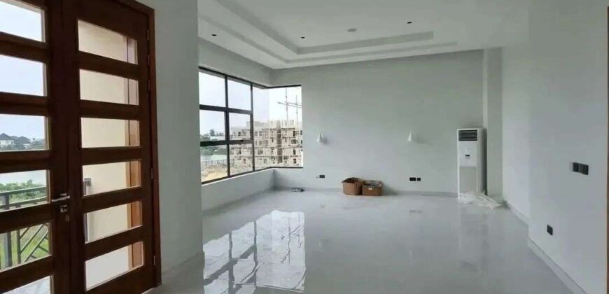 5 Bedroom Detached Duplex With Swimming Pool.