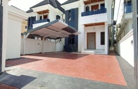 UNIQUELY DESIGNED 5 BEDROOM DETACHED HOUSE WITH BQ